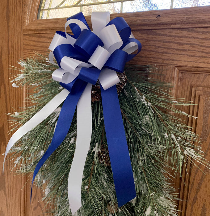 white-royal-blue-bows