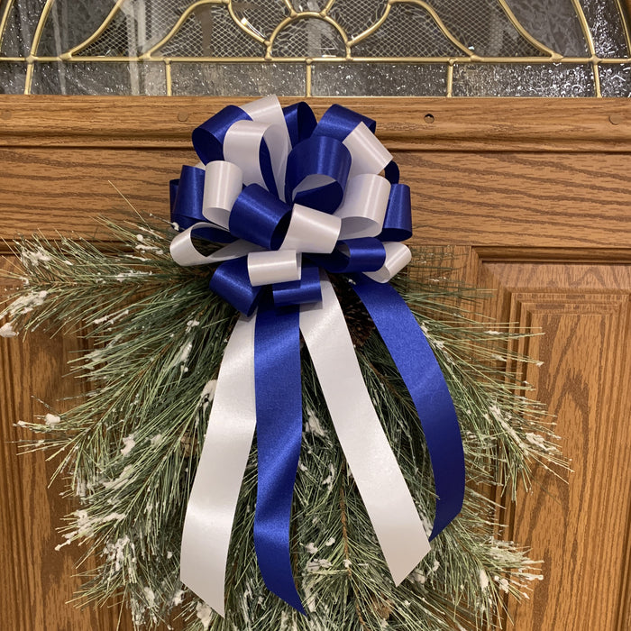 white-royal-wreath-bows