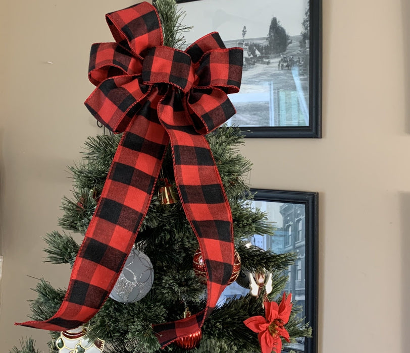 checkered-christmas-tree-bow