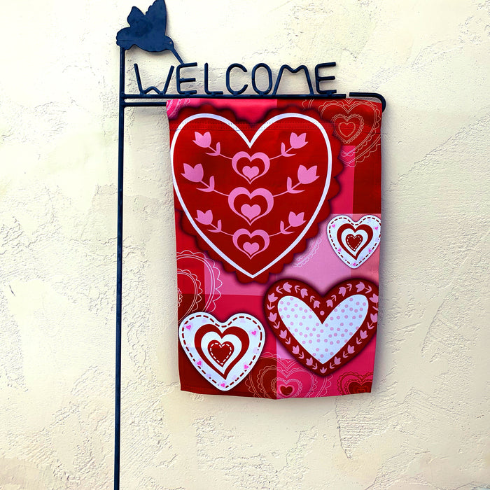 red-pink-hearts-garden-flag